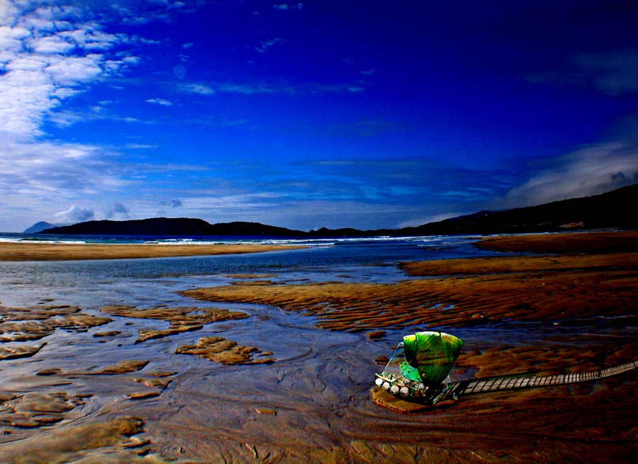 A fairy boat arrives in Derrynane